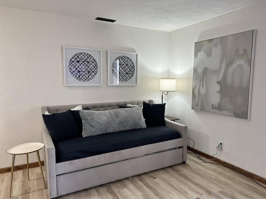 Capital Suite On 6Th Street - King Bed / Downtown! Springfield Exterior foto
